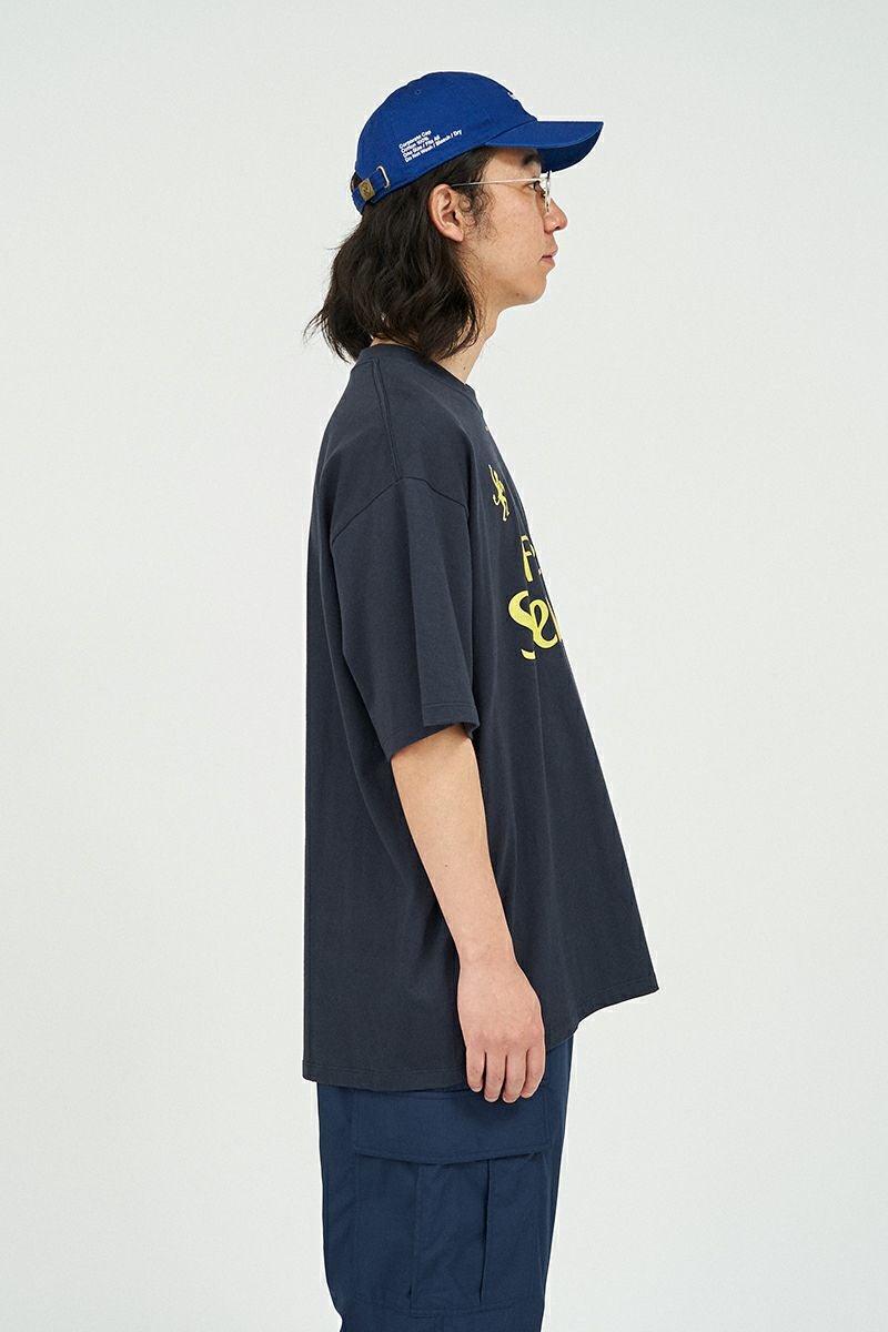 FreshService(フレッシュサービス) CORPORATE PRINTED S/S TEE "FOOTBALL" コーポレートプリントTシャツ フットボール FSC251-70185