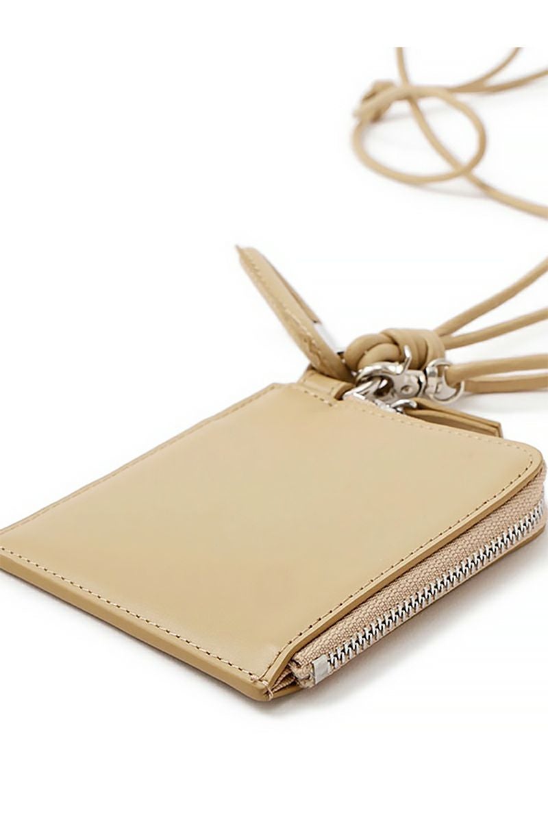 ETRE TOKYO(エトレトウキョウ) レザーコードカラビナスクエアパース 1225679111