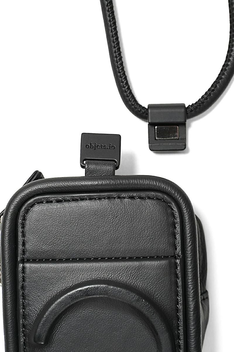 objcts.io(オブジェクツアイオー) iPhoneアクセサリー デタッチャブルストラップ付レザーパース