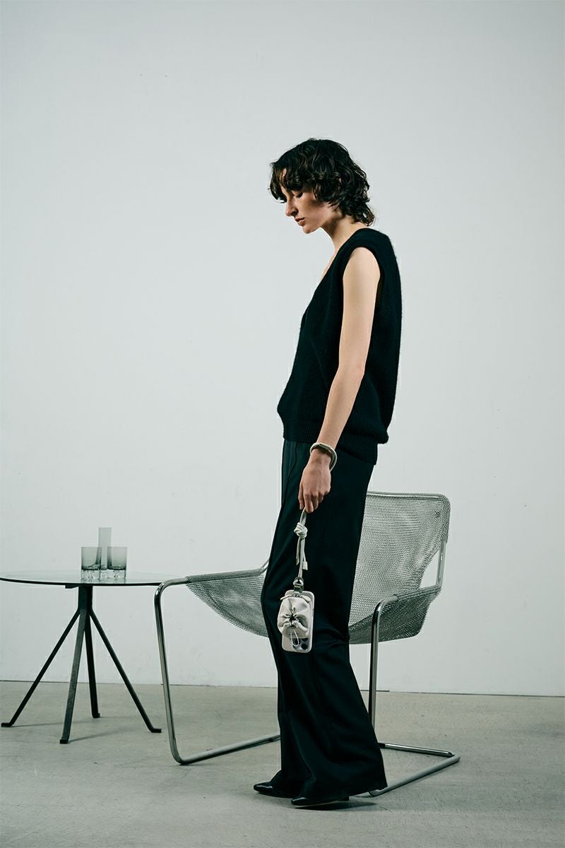 objcts.io(オブジェクツアイオー) iPhoneアクセサリー デタッチャブルストラップ付レザーパース