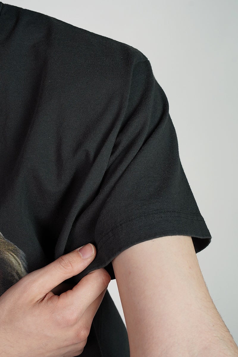 DAIRIKU(ダイリク) "BUTTON EYE DOLL" H-S Tag Tee ボタンアイドール タグTシャツ 26SS C15