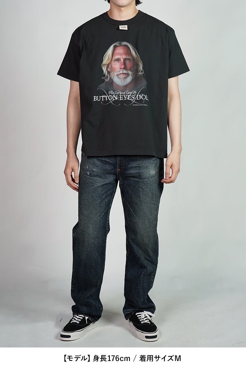DAIRIKU(ダイリク) "BUTTON EYE DOLL" H-S Tag Tee ボタンアイドール タグTシャツ 26SS C15