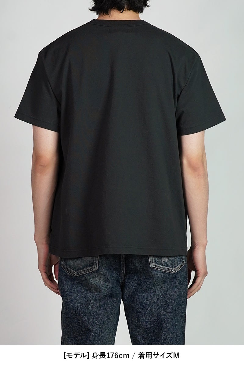 DAIRIKU(ダイリク) "BUTTON EYE DOLL" H-S Tag Tee ボタンアイドール タグTシャツ 26SS C15