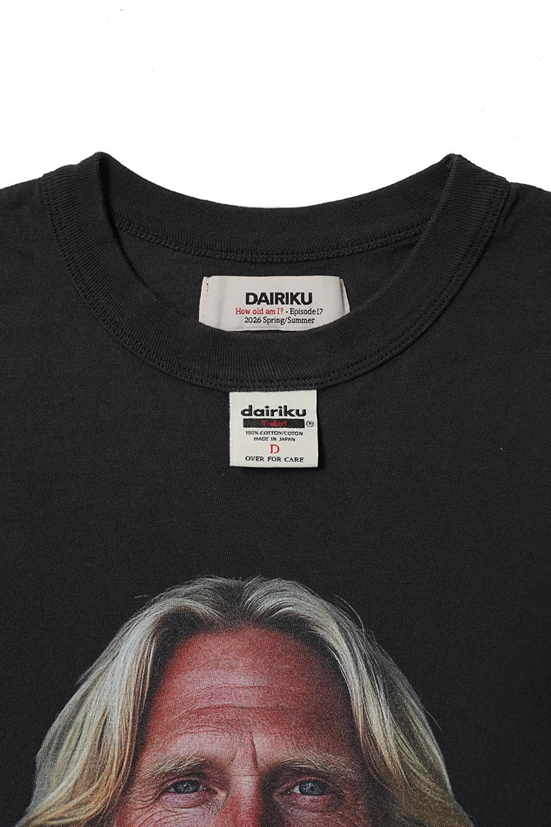 DAIRIKU(ダイリク) "BUTTON EYE DOLL" H-S Tag Tee ボタンアイドール タグTシャツ 26SS C15