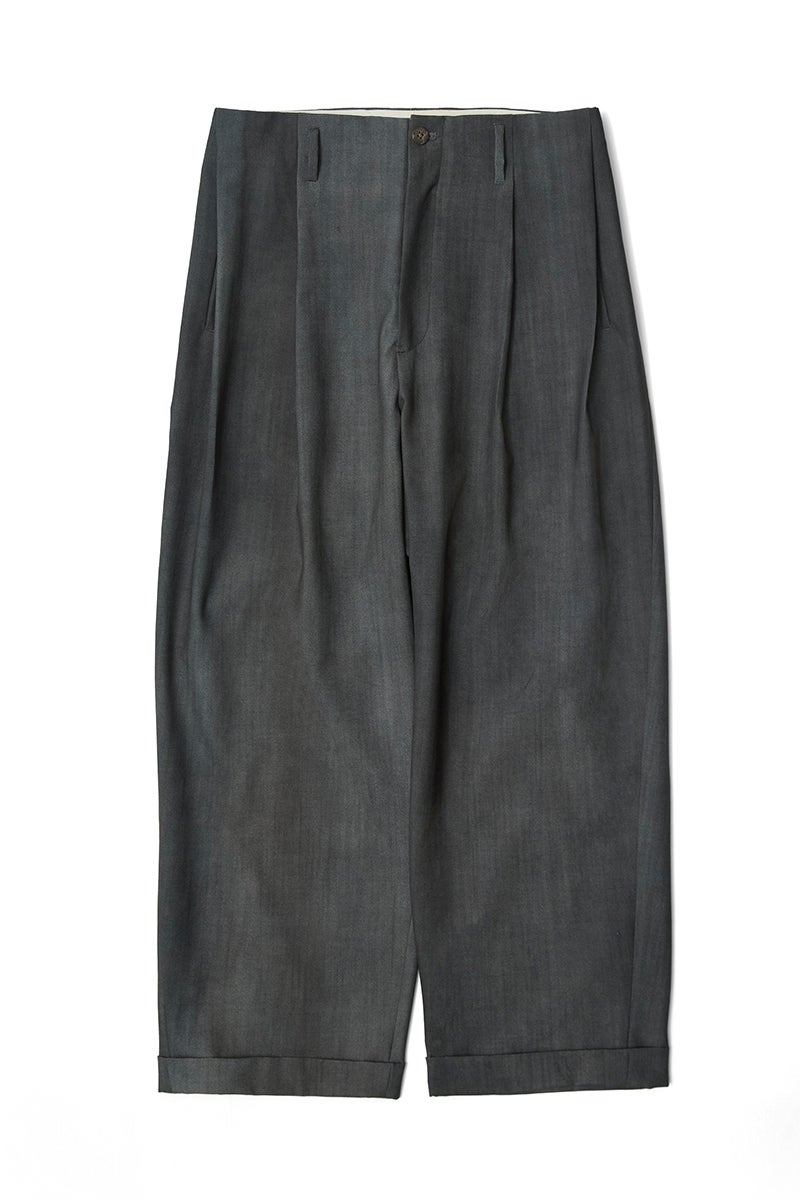 saby(サバイ) TWO TUCK TROUSERS - Bishu Japan Flow dyeing FAB - ツータックトラウザース 尾州フロウダイイング 26A-021825