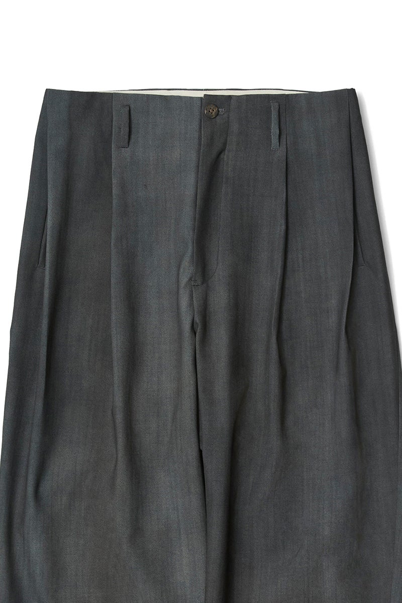 saby(サバイ) TWO TUCK TROUSERS - Bishu Japan Flow dyeing FAB - ツータックトラウザース 尾州フロウダイイング 26A-021825