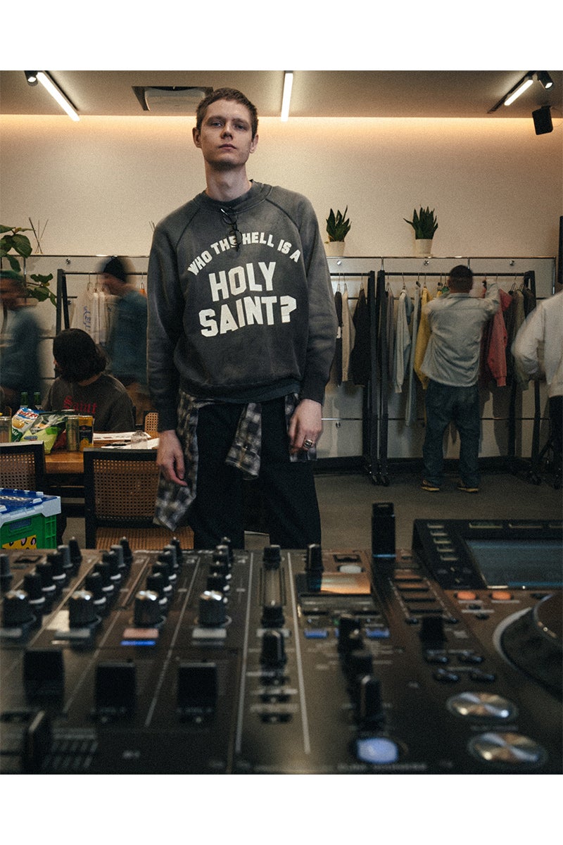 SAINT Mxxxxxx(セントマイケル) SM-MK1-0000-033 / RAGLAN CRW N SWT / HOLY SAINT? / BLK ラグランスウェット