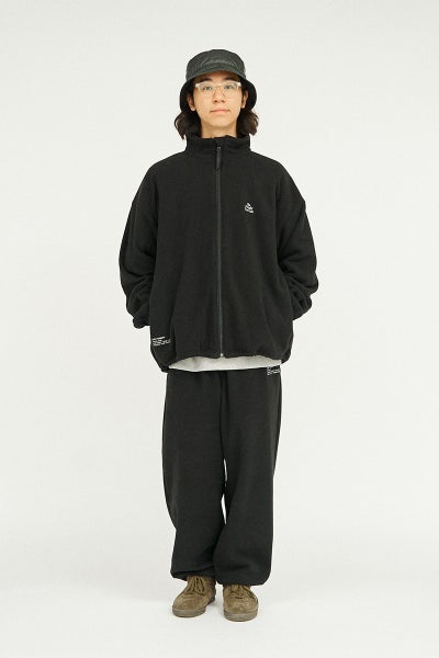 FreshService(フレッシュサービス) CORPORATE TRACK SUIT 着用イメージ